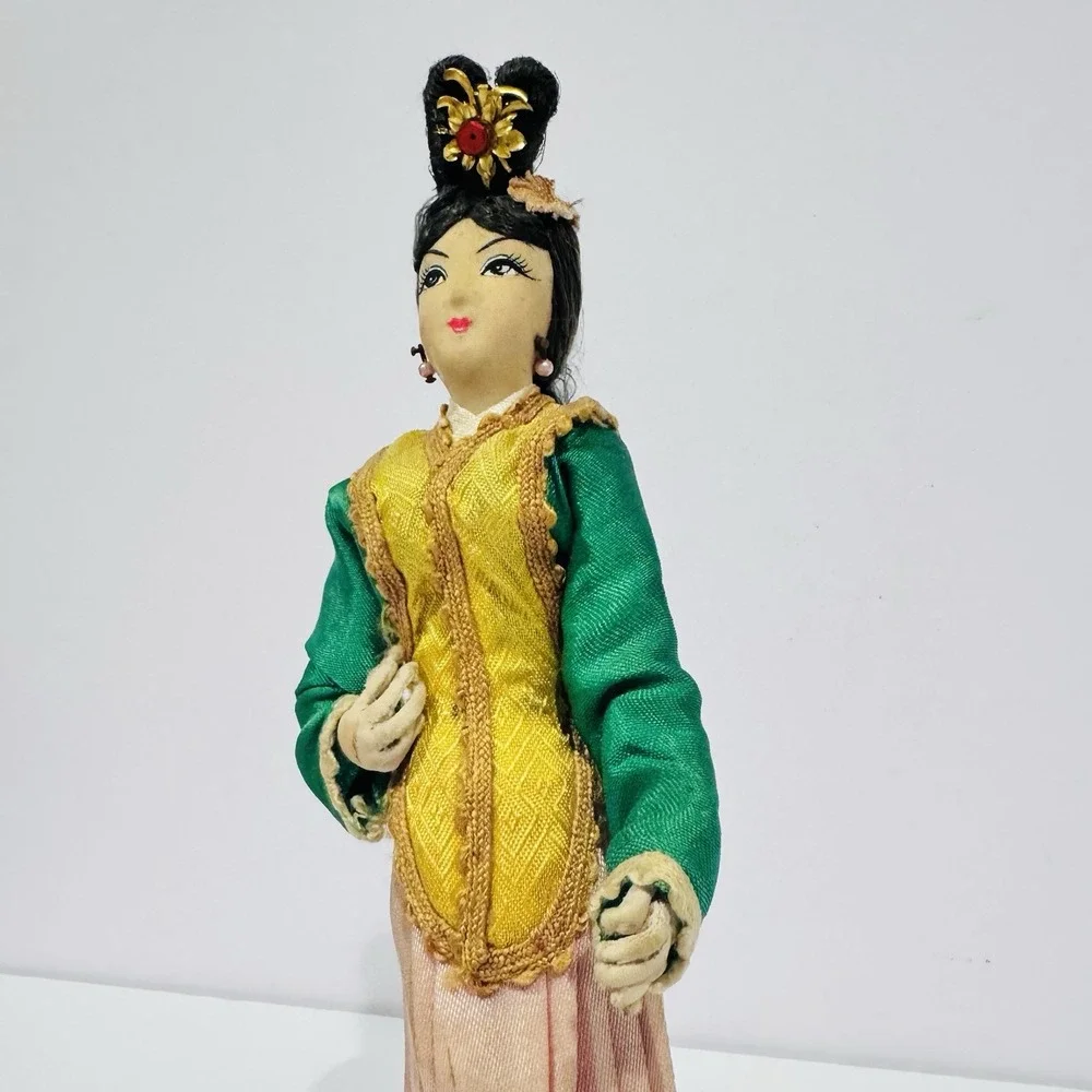 Vintage Asian Cloth Souvenir Doll With‎ Traditional Dress 10
